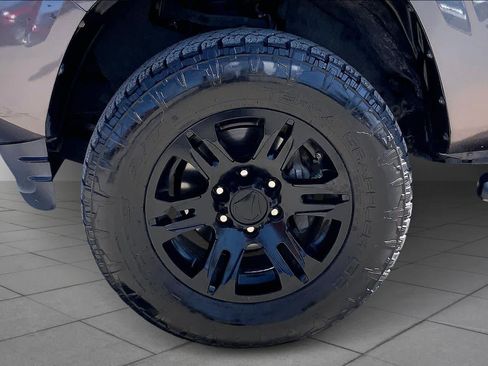 Used 2019 Toyota Tacoma SR w/ SR Convenience Package RWD image 10