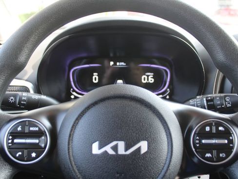 Certified 2025 Kia Soul LX w/ LX Technology Package FWD image 24