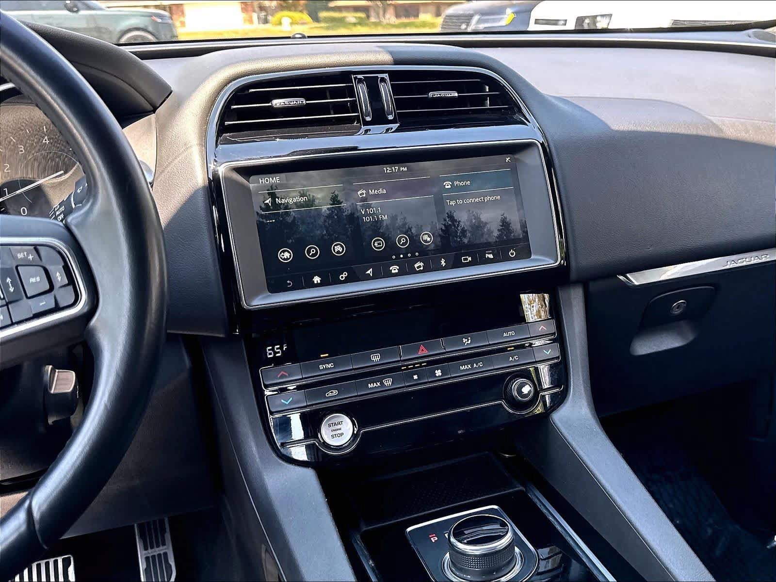 Used 2019 Jaguar F-PACE Premium AWD/4WD image 9