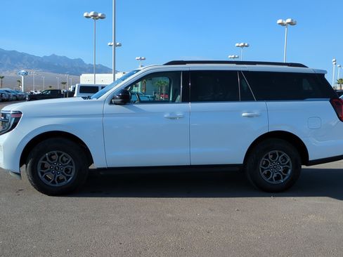 Used 2025 Ford Expedition Active AWD/4WD image 8