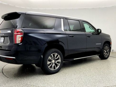 Used 2022 Chevrolet Suburban LT w/ LT Signature Plus Package AWD/4WD image 5