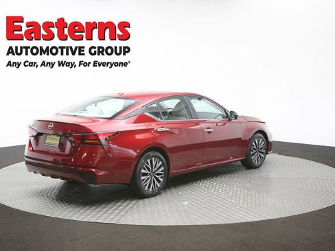 Used 2025 Nissan Altima 2.5 SV FWD image 40