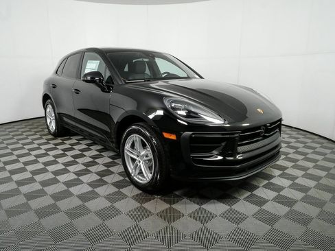 Used 2026 Porsche Macan AWD/4WD image 28