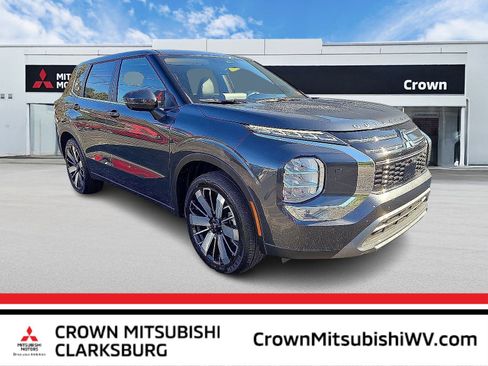 New 2025 Mitsubishi Outlander SE image 1