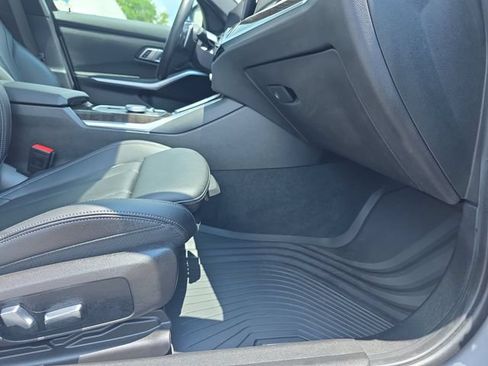 Used 2023 BMW 330i Sedan w/ Premium Package RWD image 32