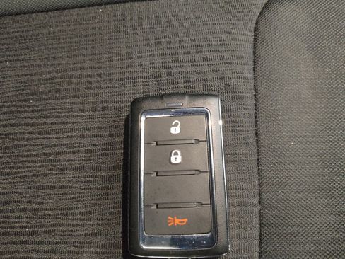 Used 2023 Jeep Grand Cherokee Laredo AWD/4WD image 32