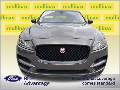 Used 2017 Jaguar F-PACE Premium image 11