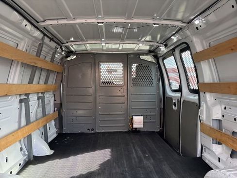Used 2014 Ford E-250 and Econoline 250 w/ Power Group image 33