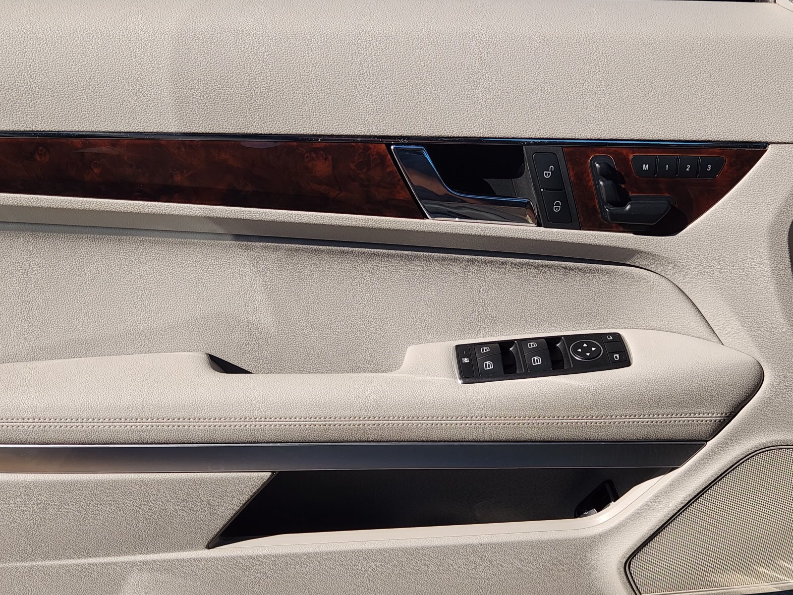 Used 2012 Mercedes-Benz E 350 Cabriolet image 26