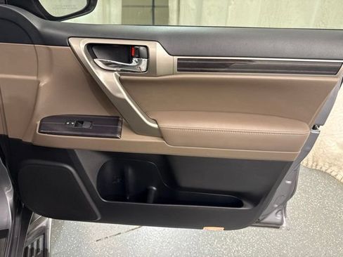 Used 2020 Lexus GX 460 Premium w/ Premium Package AWD/4WD image 15