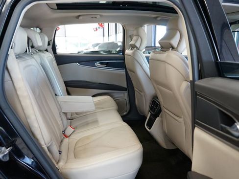 Used 2017 Lincoln MKX Reserve w/ Driver Assistance Package AWD/4WD image 14