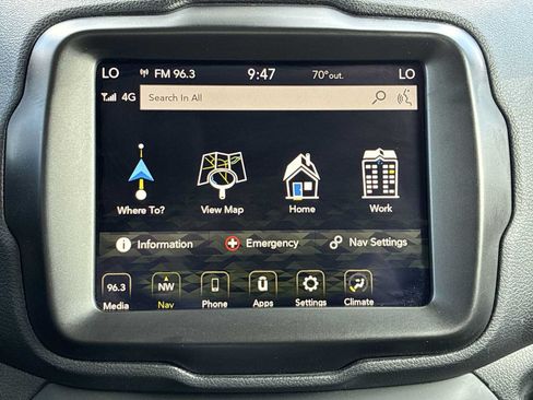 Certified 2023 Jeep Renegade Latitude AWD/4WD image 19