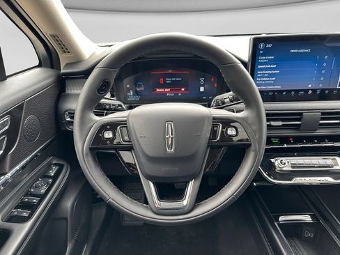 Used 2024 Lincoln Corsair AWD w/ Equipment Group 101A image 22