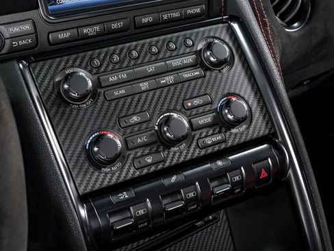Used 2016 Nissan GT-R NISMO AWD/4WD image 24