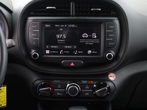 Used 2023 Kia Soul LX w/ Option Group 015 FWD image 4