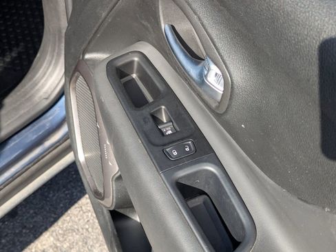 Used 2020 Jeep Renegade Limited AWD/4WD image 35