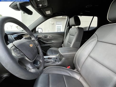 Used 2023 Chevrolet Traverse Premier image 10
