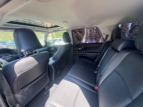 Used 2021 Toyota 4Runner TRD Off-Road Premium AWD/4WD image 23