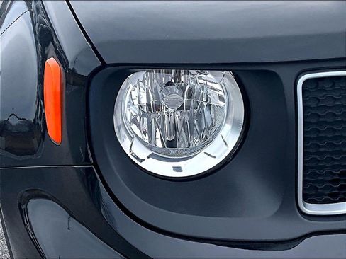 Used 2023 Jeep Renegade Latitude image 30