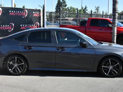 Used 2025 Honda Civic Sport image 9