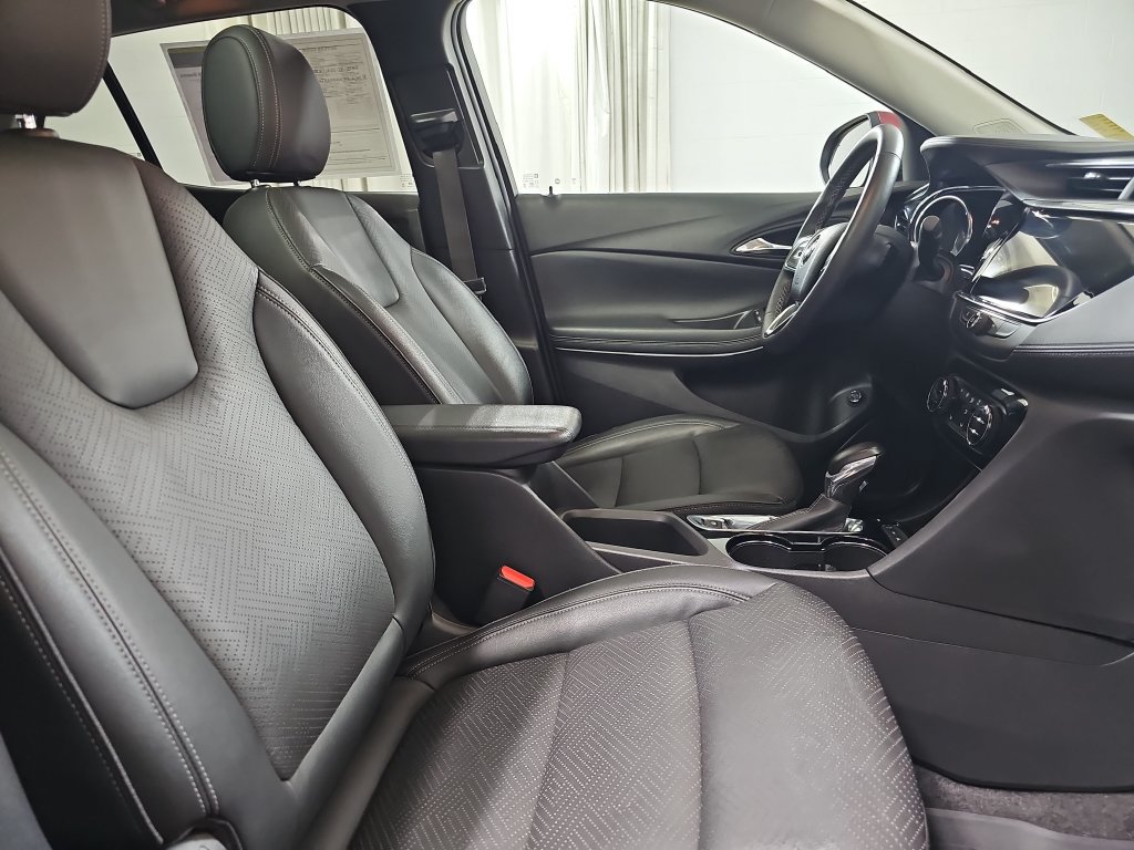 Used 2022 Buick Encore GX Essence w/ Experience Buick Package AWD/4WD image 13