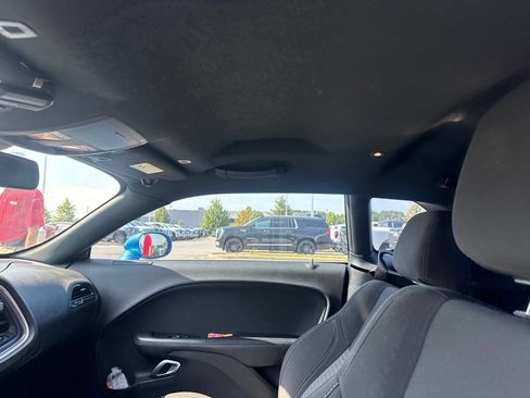 Used 2018 Dodge Challenger SXT RWD image 17