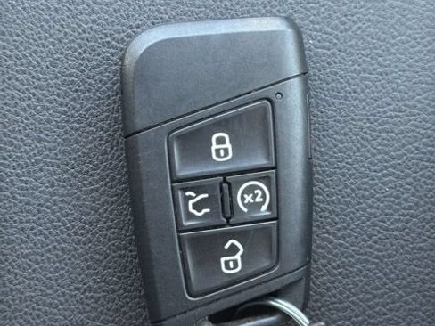 Used 2024 Volkswagen Taos SE FWD image 27