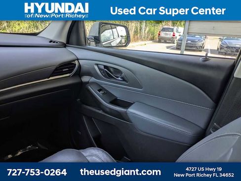 Used 2021 Chevrolet Traverse Premier w/ LPO, Floor Liner Package AWD/4WD image 25