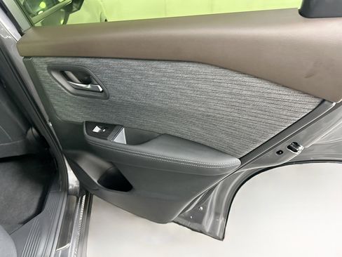 Used 2023 Nissan Rogue SV FWD image 28