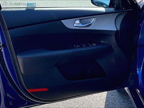 Used 2023 Kia Forte LXS w/ LXS Technology Package FWD image 21