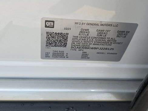 Used 2023 Buick Enclave Essence w/ Experience Buick Package FWD image 19