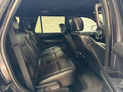Used 2019 Ford Expedition XLT RWD image 13