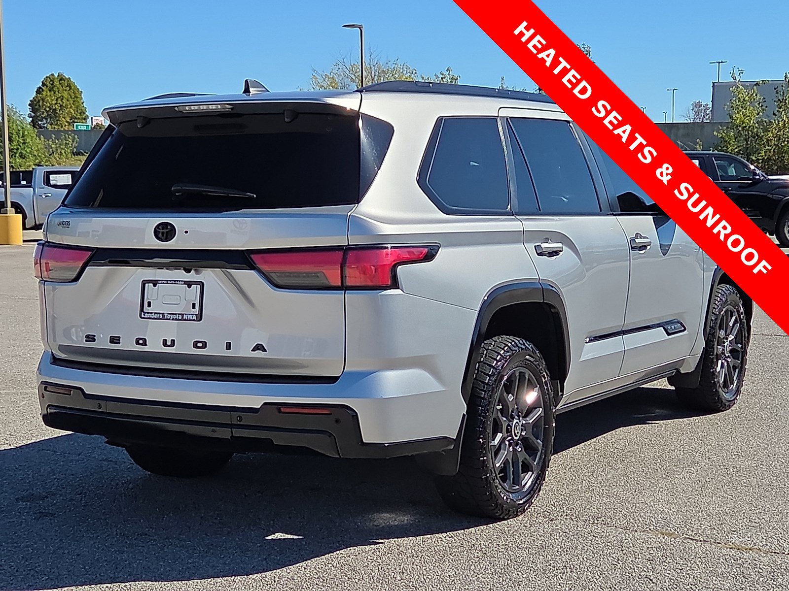 Used 2024 Toyota Sequoia Platinum AWD/4WD image 5