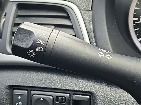 Used 2019 Nissan Sentra SV FWD image 30
