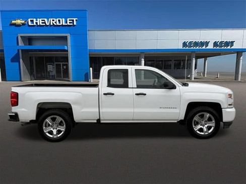 Used 2018 Chevrolet Silverado 1500 Custom RWD image 3