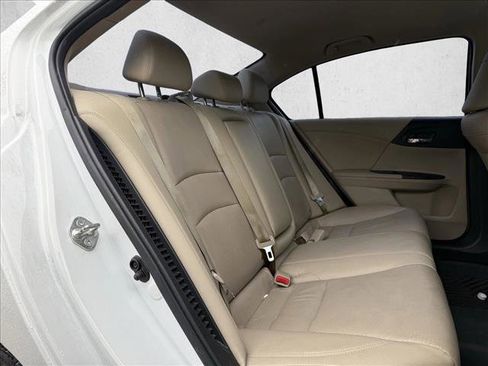 Used 2015 Honda Accord Touring image 19