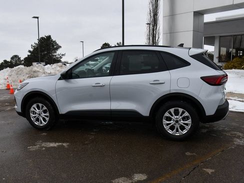 Used 2025 Ford Escape Active w/ Tech Pack #1 AWD/4WD image 3