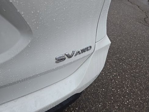 Used 2018 Nissan Rogue SV image 26