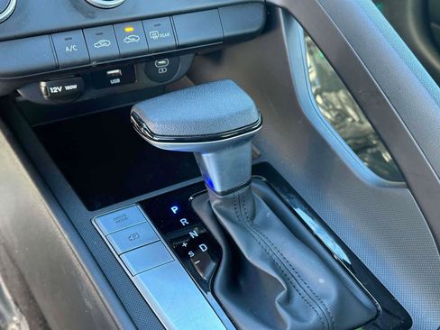 Used 2024 Hyundai Elantra SE image 27