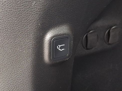 Used 2021 Jeep Cherokee Latitude Lux w/ Comfort/Convenience Group image 31