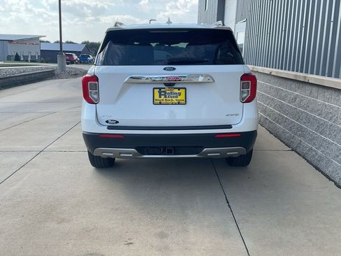 Used 2022 Ford Explorer XLT w/ Equipment Group 202A image 5