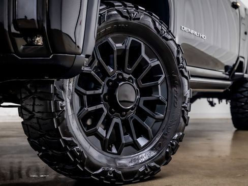 Used 2024 GMC Sierra 2500 Denali Ultimate AWD/4WD image 24