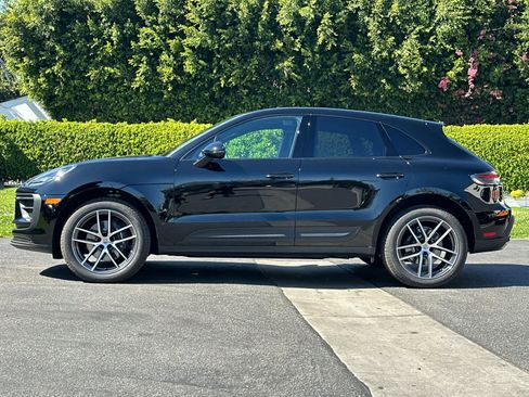 New 2026 Porsche Macan image 2