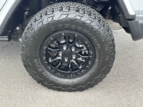 Used 2023 Jeep Wrangler Unlimited Rubicon 4xe AWD/4WD image 11