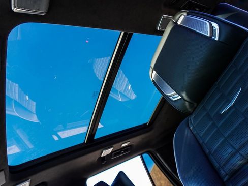 Used 2023 Cadillac Escalade V image 8