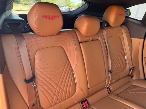 Used 2021 Aston Martin DBX AWD/4WD image 41