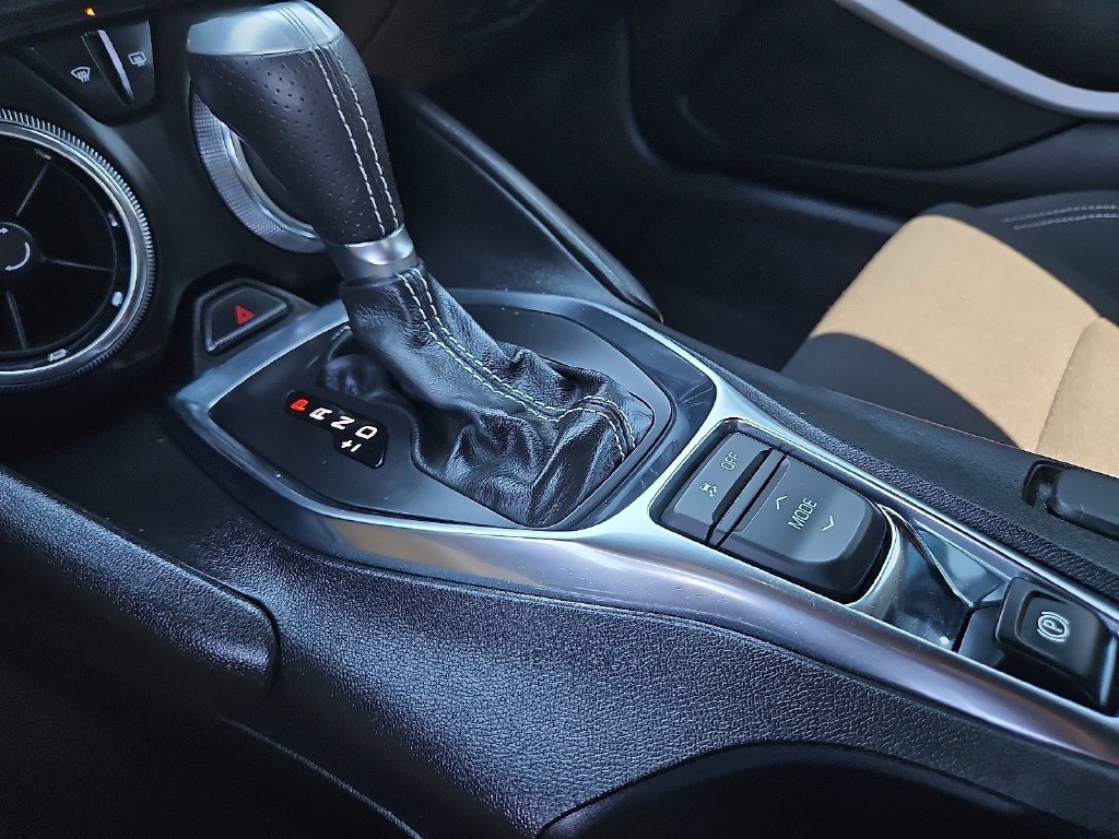 Used 2021 Chevrolet Camaro SS RWD image 19