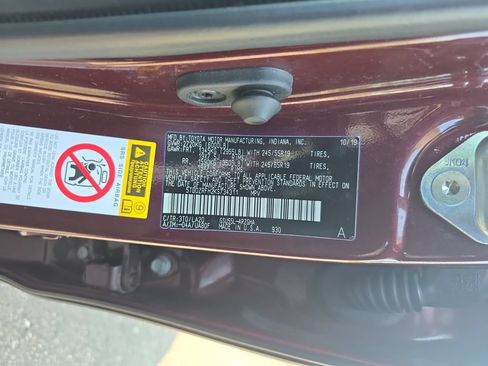 Certified 2019 Toyota Highlander Limited Platinum AWD/4WD image 40
