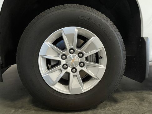 Used 2024 Chevrolet Silverado 1500 LT image 15