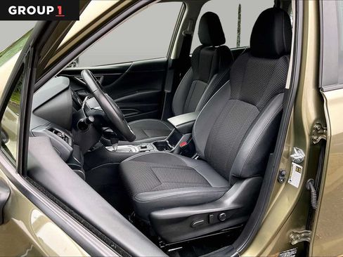 Used 2024 Subaru Forester Premium AWD/4WD image 8